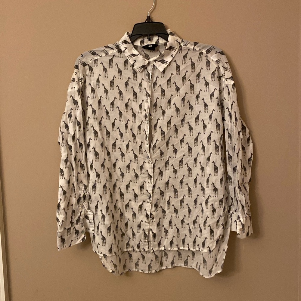 Who doesn’t love a giraffe shirt?